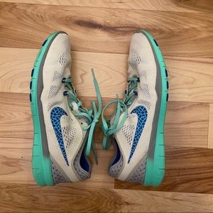 ✨NIKE FREE RUN 5.0✨